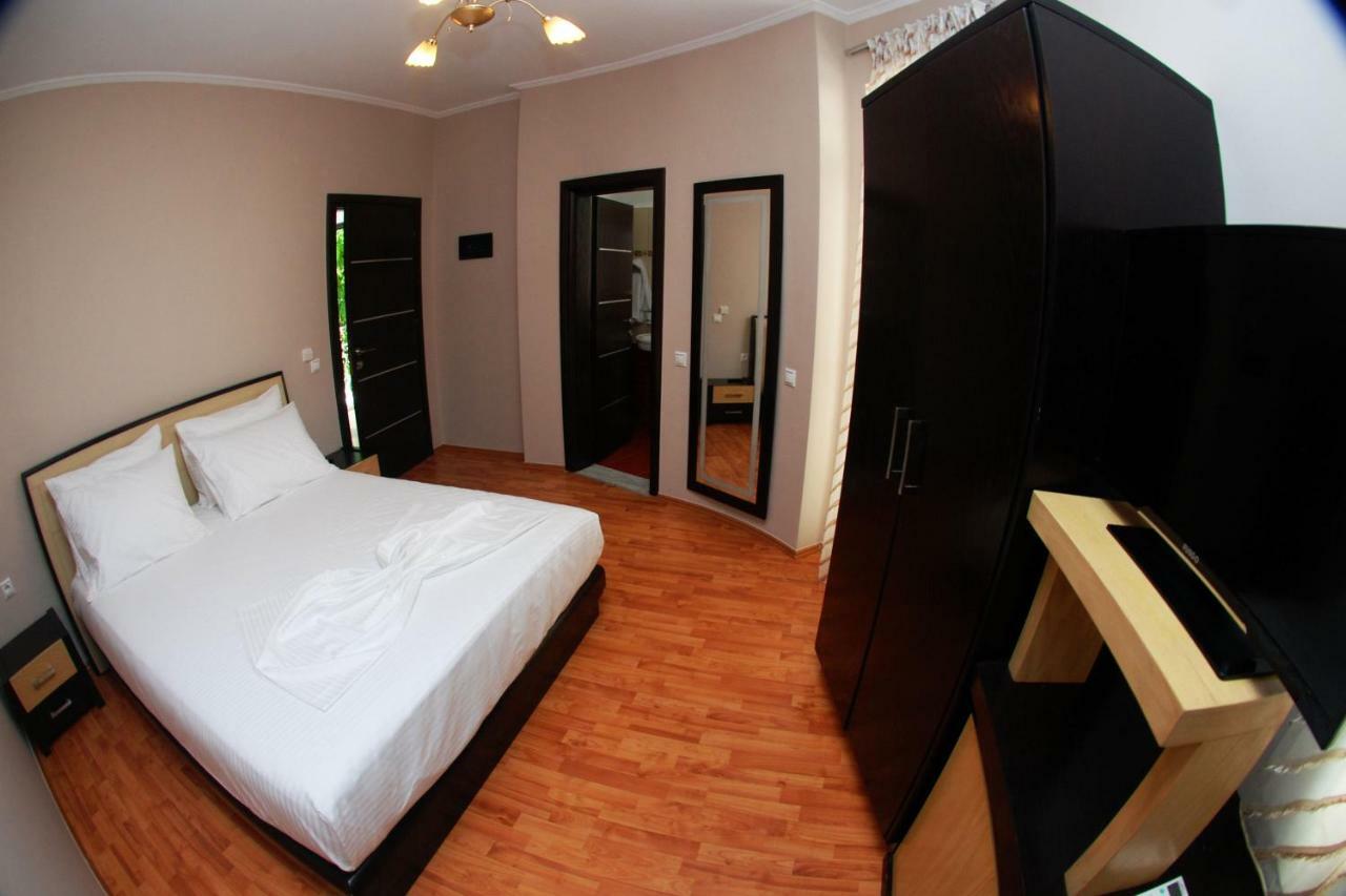 Hotel Ramo Saranda Екстер'єр фото