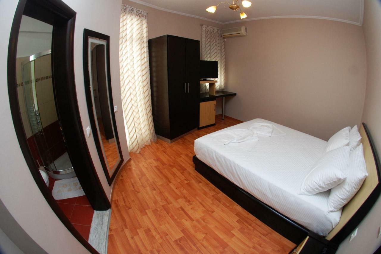 Hotel Ramo Saranda Екстер'єр фото