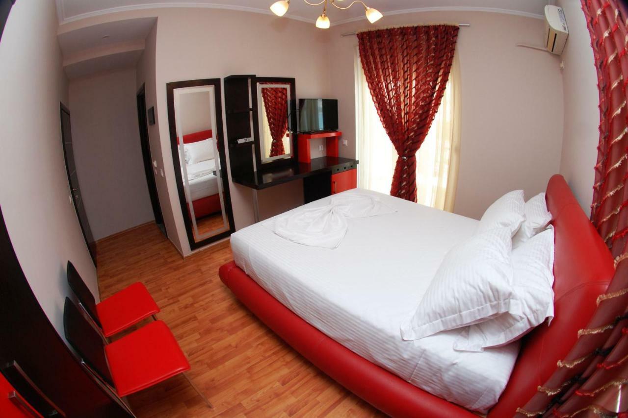 Hotel Ramo Saranda Екстер'єр фото
