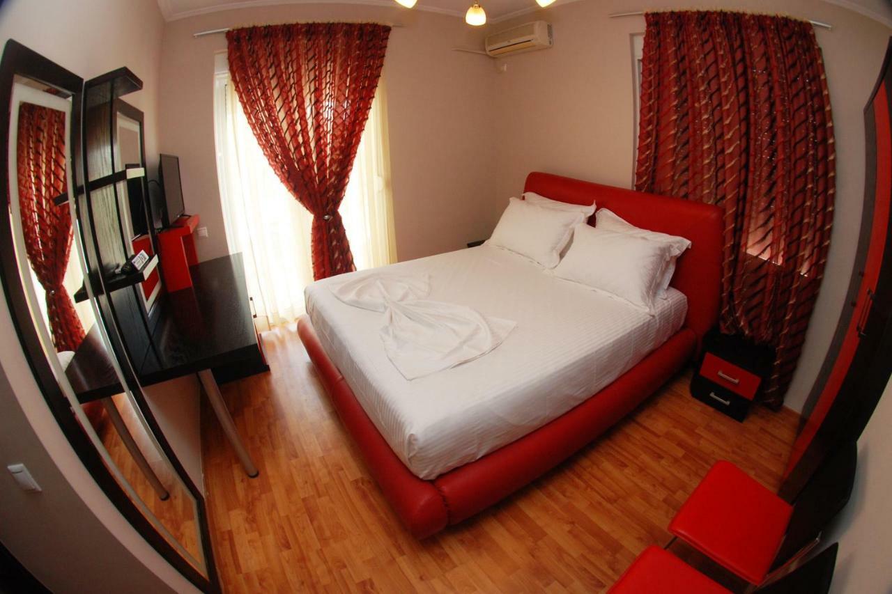 Hotel Ramo Saranda Екстер'єр фото