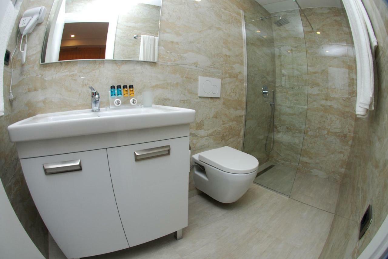 Hotel Ramo Saranda Екстер'єр фото