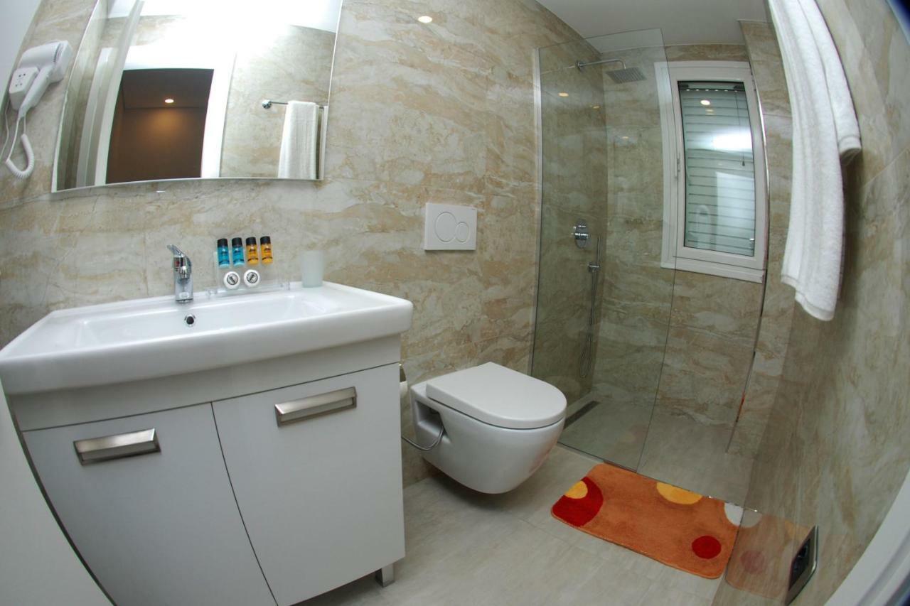 Hotel Ramo Saranda Екстер'єр фото